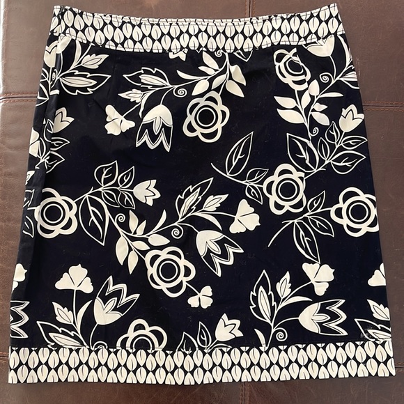 Ann Taylor Loft petites skirt 4 petite - Picture 2 of 3